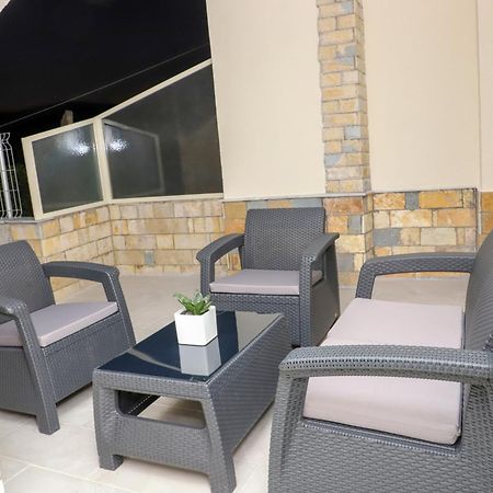Guesthouse Kazazi 베라트 외부 사진