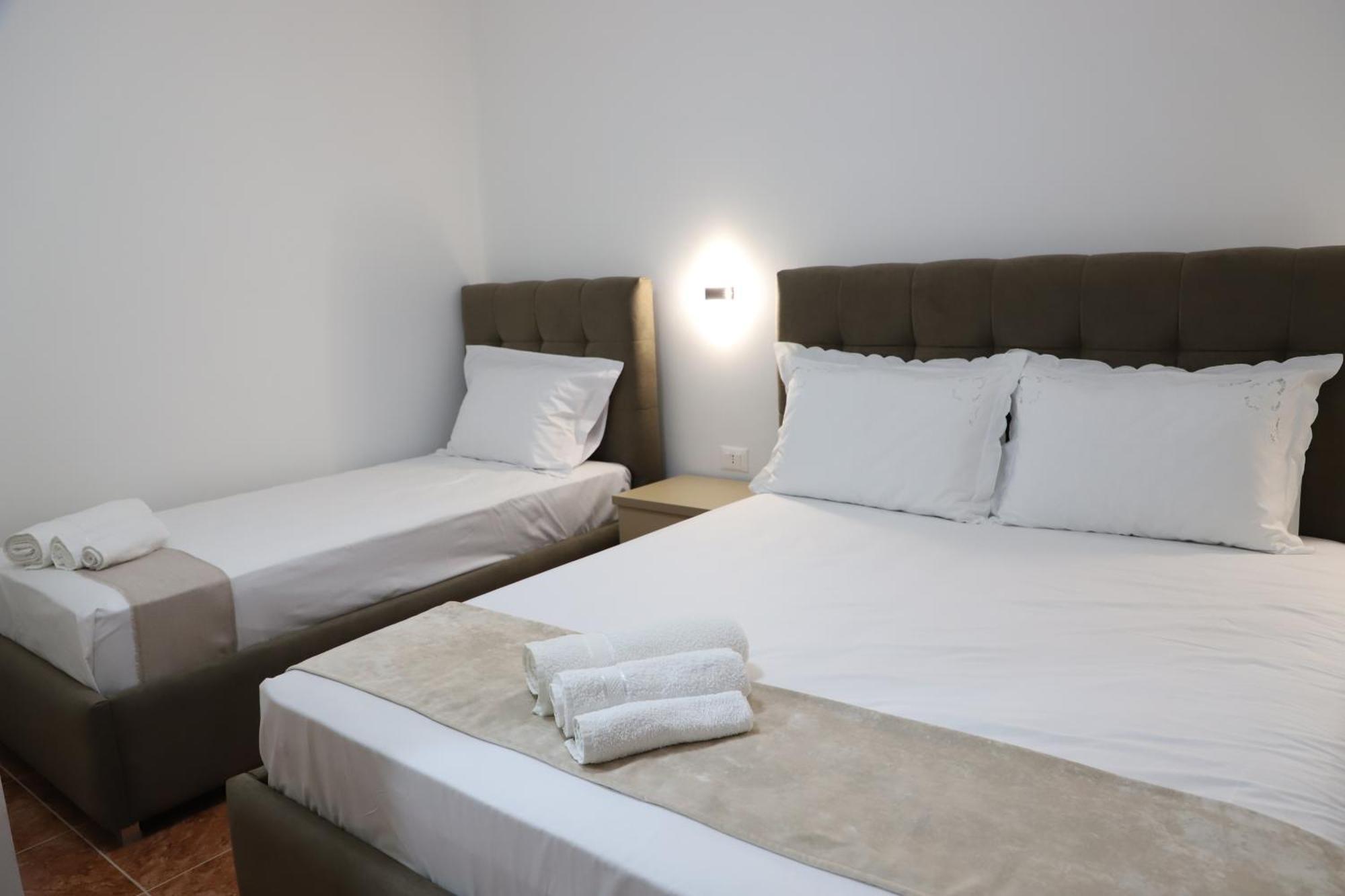 Guesthouse Kazazi 베라트 외부 사진