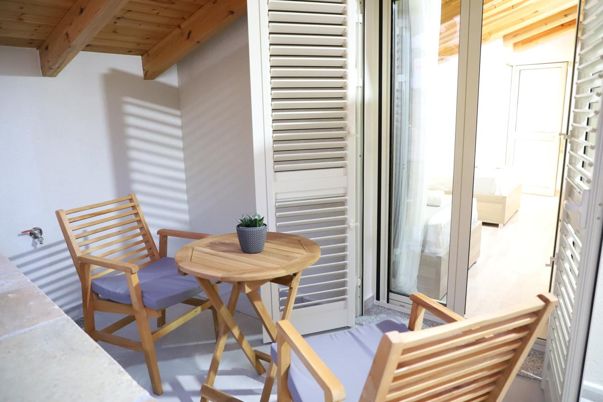 Guesthouse Kazazi 베라트 외부 사진