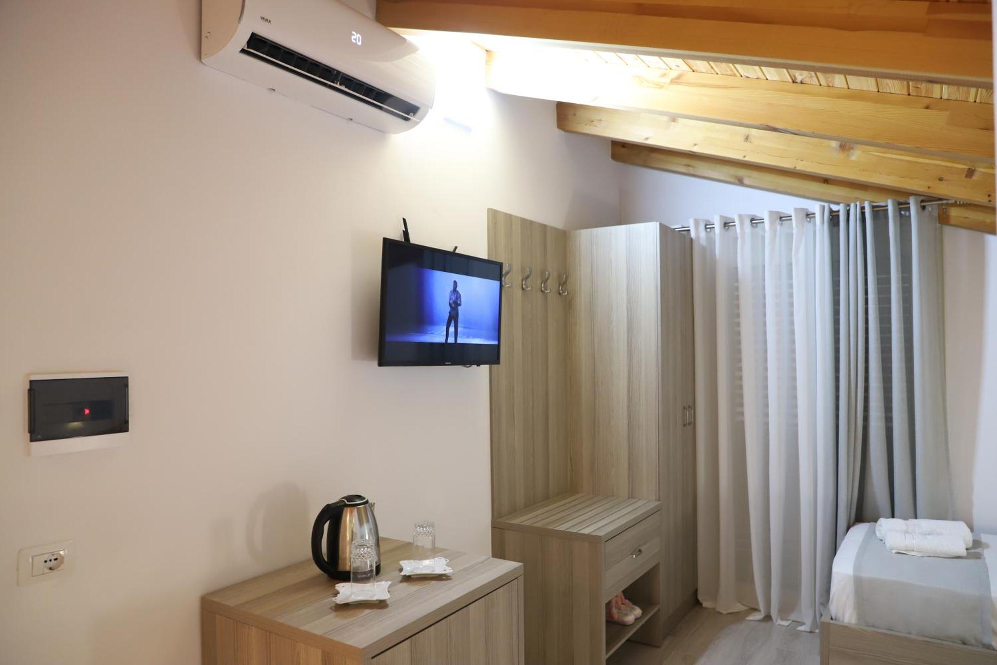 Guesthouse Kazazi 베라트 외부 사진